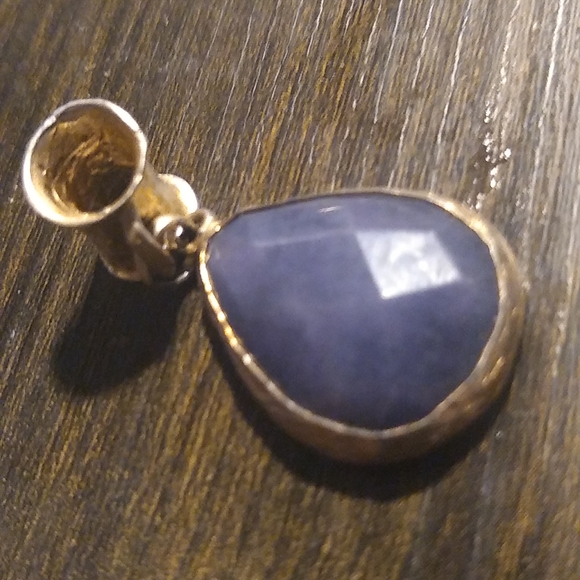 CLARA WILLIAMSTanzanite Freeform Bezel Drops in Yellow Gold pendant - Picture 2 of 4